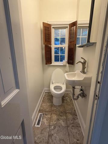 1422 Regent Street Niskayuna NY 12309