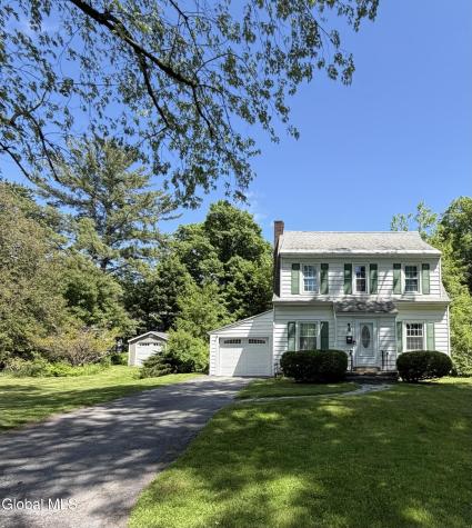 1422 Regent Street Niskayuna NY 12309