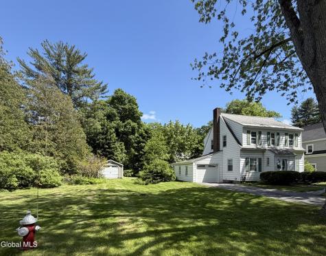 1422 Regent Street Niskayuna NY 12309