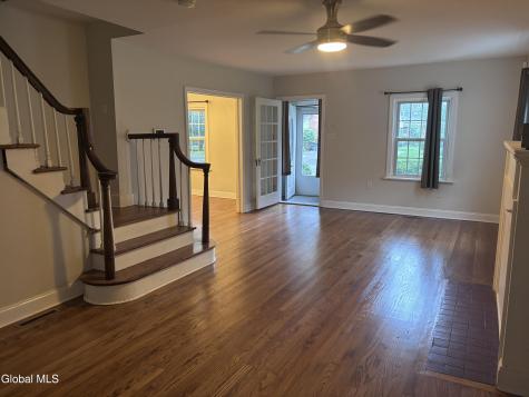 1422 Regent Street Niskayuna NY 12309