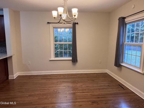 1422 Regent Street Niskayuna NY 12309