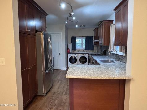 1422 Regent Street Niskayuna NY 12309
