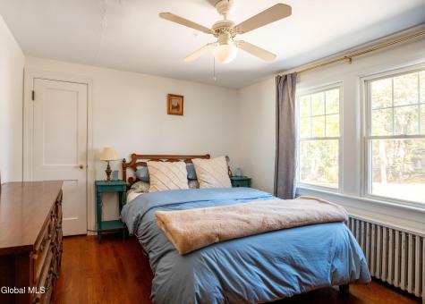 17 Nathaniel Boulevard Delmar NY 12054
