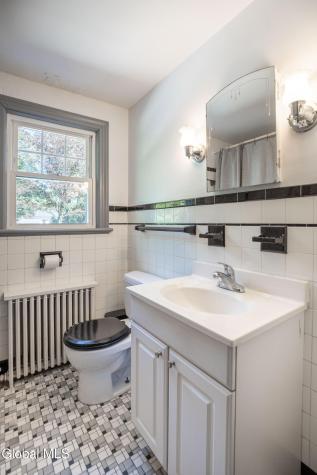 17 Nathaniel Boulevard Delmar NY 12054