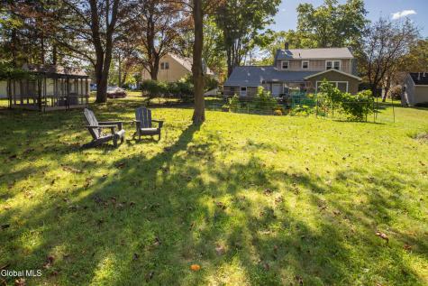 17 Nathaniel Boulevard Delmar NY 12054