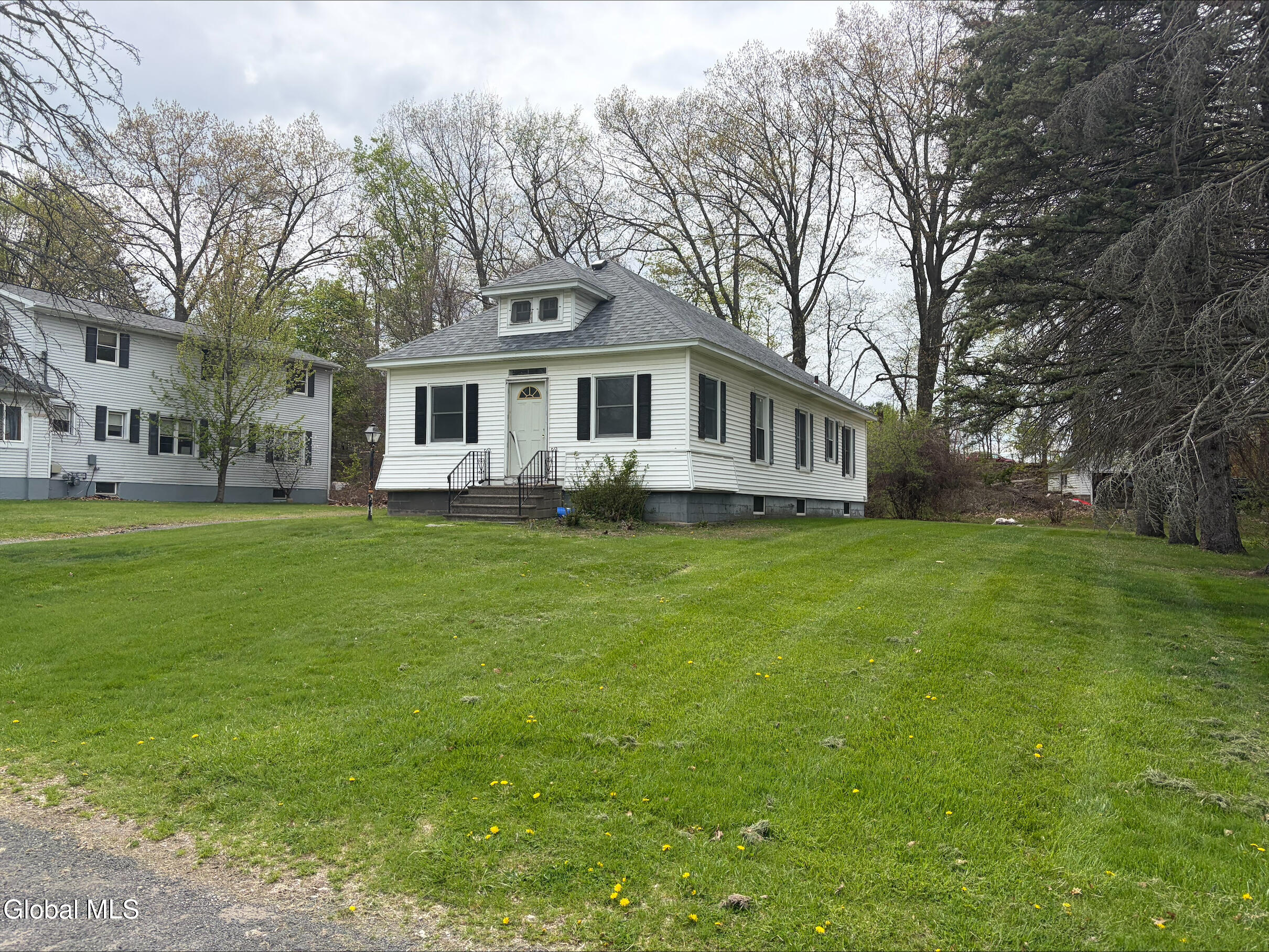 5 Mockingbird Hill Latham NY 12110