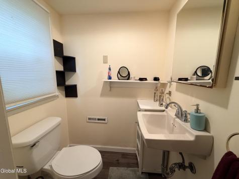 79 Devon Road Delmar NY 12054