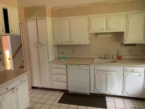 79 Devon Road Delmar NY 12054