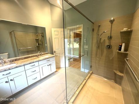 53 Huntleigh Drive Loudonville NY 12211