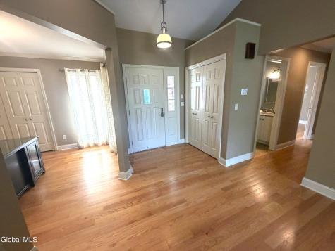 53 Huntleigh Drive Loudonville NY 12211
