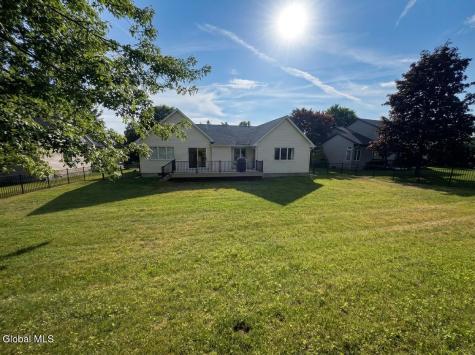 53 Huntleigh Drive Loudonville NY 12211