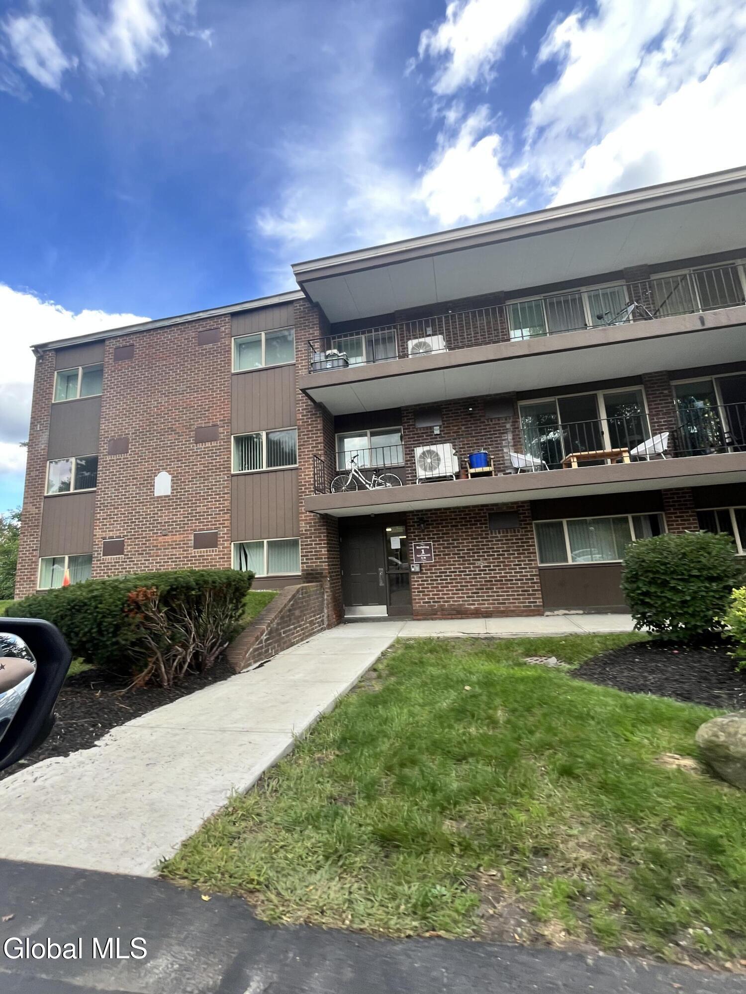 82 Crescent Street Saratoga Springs NY 12866