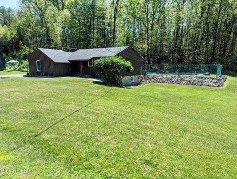 21 Hall Road Queensbury NY 12804