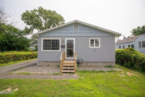8 Park Avenue Latham NY 12110