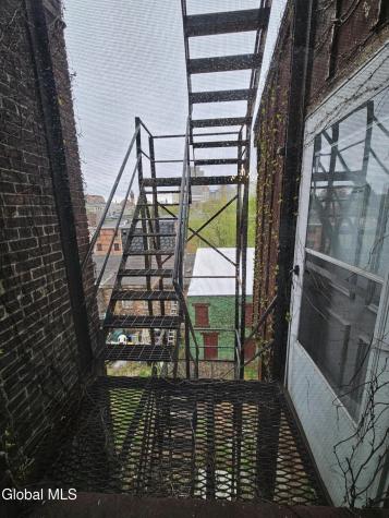 32 1st Street Albany NY 12210