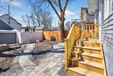 106 Van Dam Street Saratoga Springs NY 12866