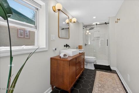 106 Van Dam Street Saratoga Springs NY 12866