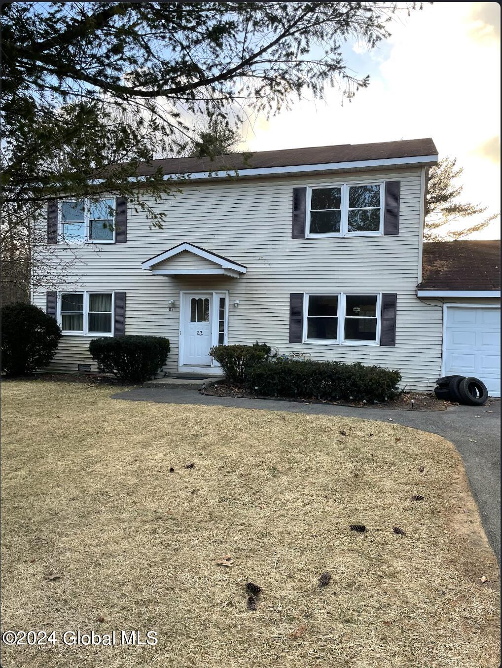 23 Woodridge Circle Halfmoon NY 12065
