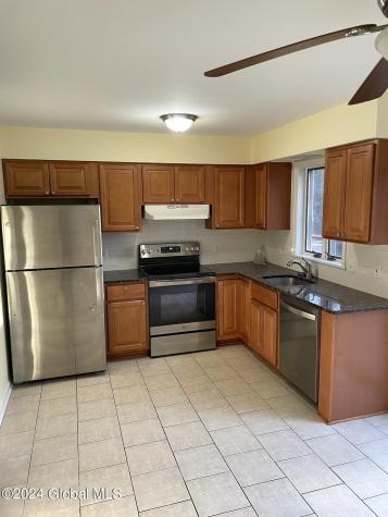 23 Woodridge Circle Halfmoon NY 12065