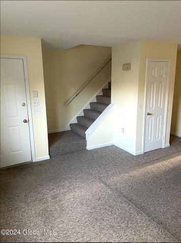 23 Woodridge Circle Halfmoon NY 12065