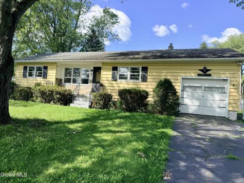 5 Blue Creek Lane Colonie NY 12110