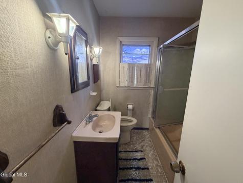 5 Blue Creek Lane Colonie NY 12110