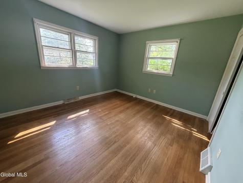 5 Blue Creek Lane Colonie NY 12110