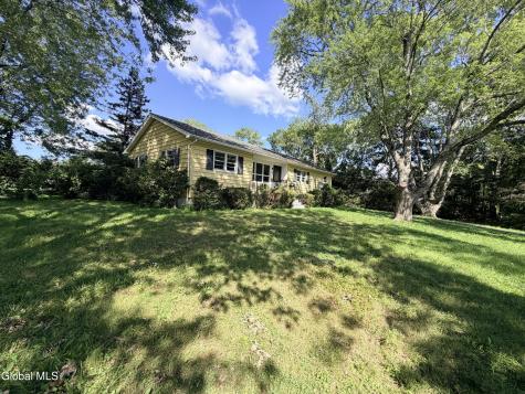 5 Blue Creek Lane Colonie NY 12110