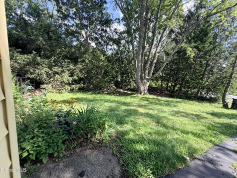 5 Blue Creek Lane Colonie NY 12110