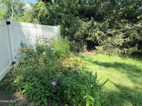 5 Blue Creek Lane Colonie NY 12110