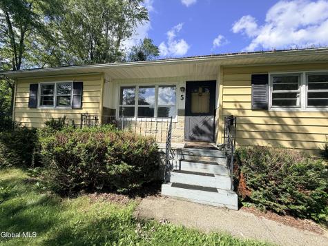 5 Blue Creek Lane Colonie NY 12110