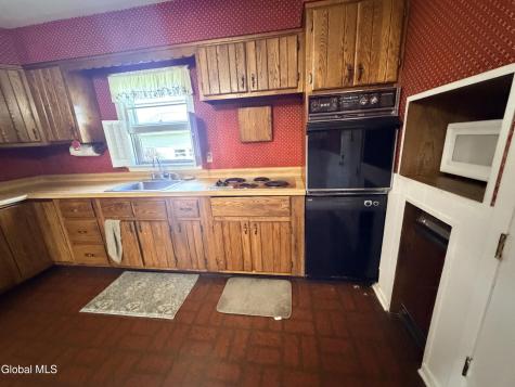 5 Blue Creek Lane Colonie NY 12110