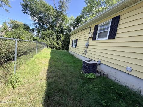 5 Blue Creek Lane Colonie NY 12110