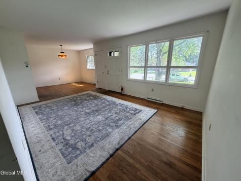 5 Blue Creek Lane Colonie NY 12110