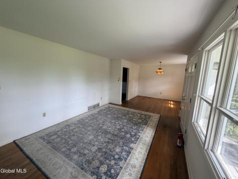 5 Blue Creek Lane Colonie NY 12110