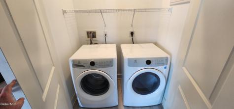 5 Broom Shop Lane Latham NY 12110
