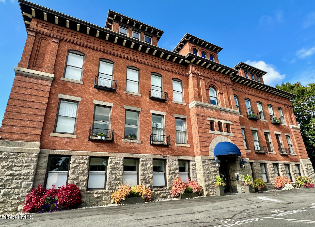 77 Van Dam Street Saratoga Springs NY 12866