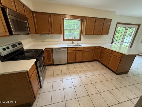11 Abbey Court Clifton Park NY 12065