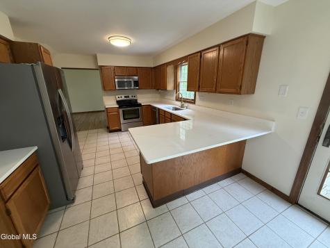 11 Abbey Court Clifton Park NY 12065