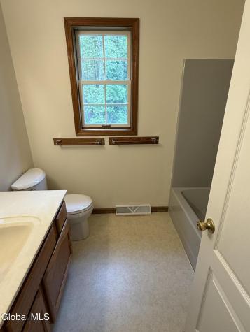 11 Abbey Court Clifton Park NY 12065