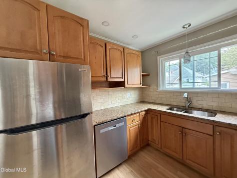 2481 Eastern Parkway Niskayuna NY 12309