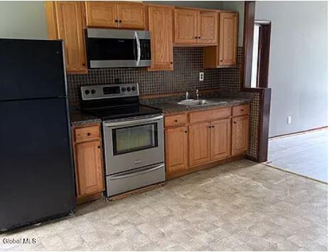 27 Vliet Street Cohoes NY 12047
