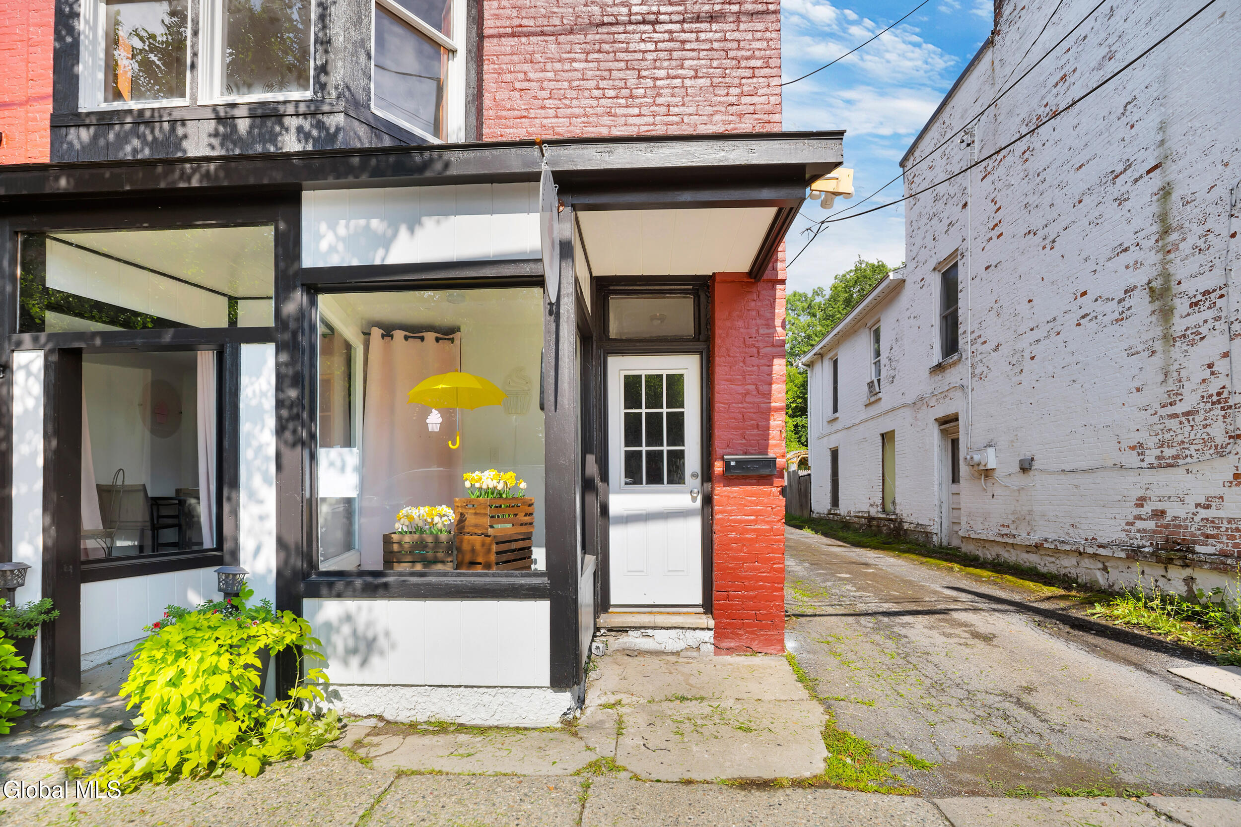 Greenwich NY, 15-21 Main Street, Unit Apt. 2B