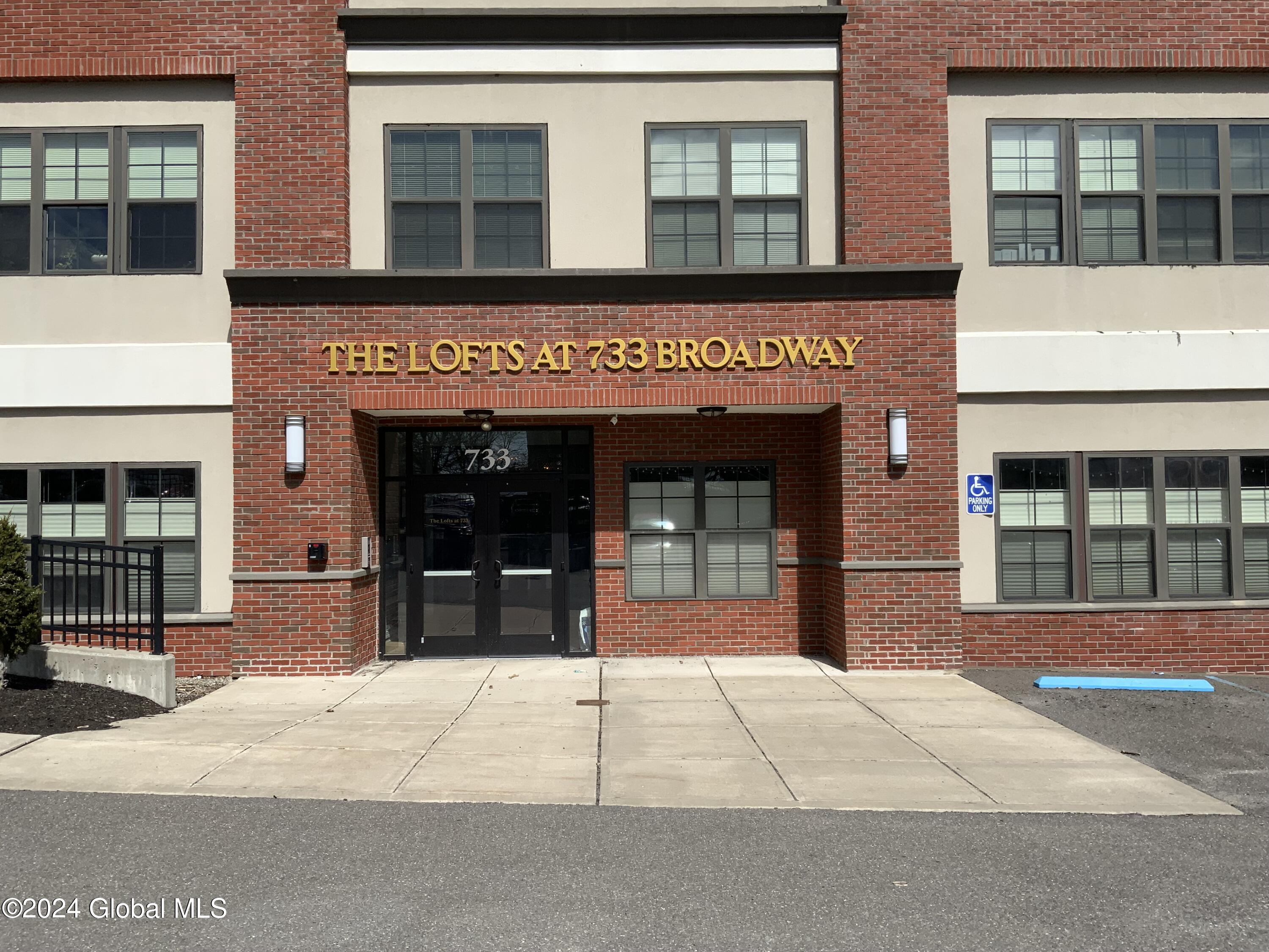 733 Broadway Albany NY 12207