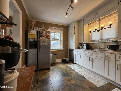 21 Baker Street Gloversville NY 12078