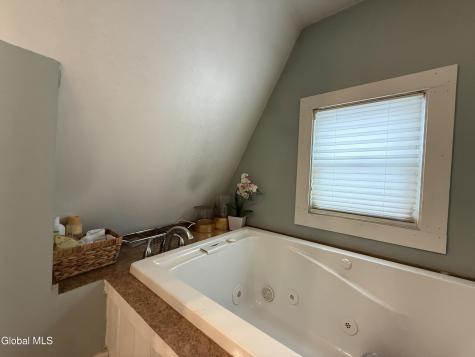 21 Baker Street Gloversville NY 12078