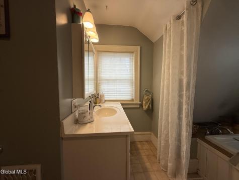 21 Baker Street Gloversville NY 12078