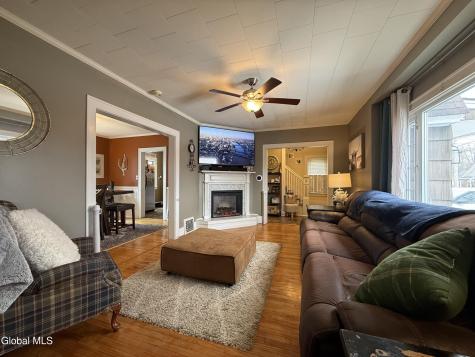 21 Baker Street Gloversville NY 12078