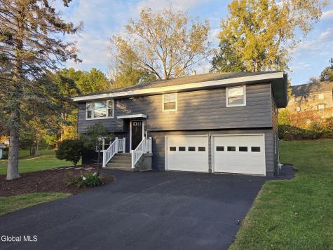 3 Mohawk View Road Latham NY 12110