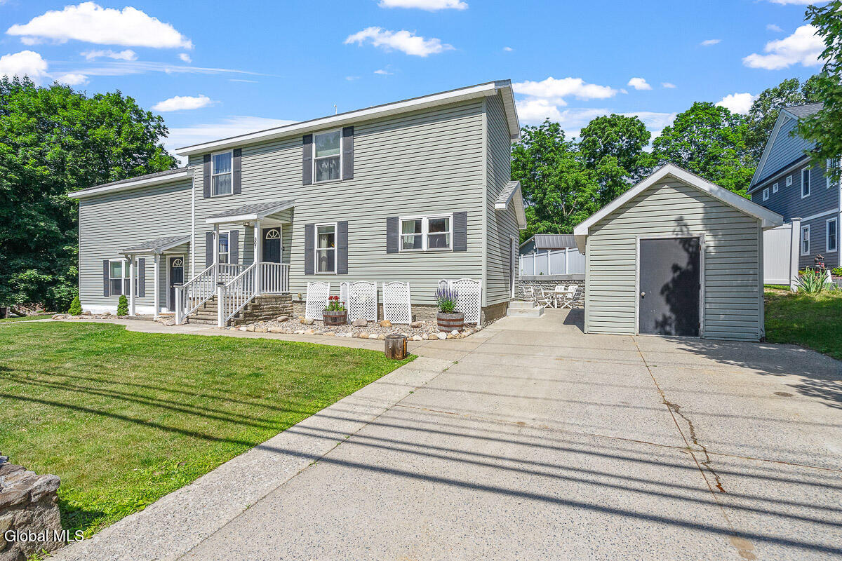 387 Maple Avenue Saratoga Springs NY 12866